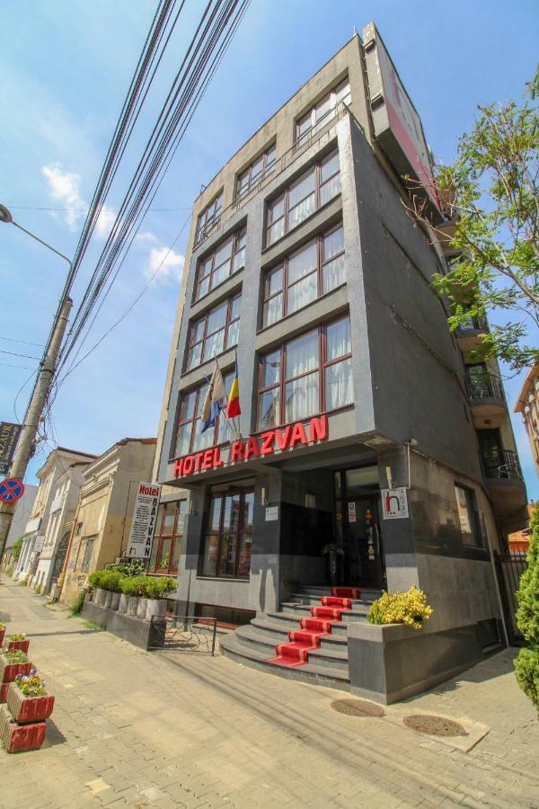 호텔 라즈반 부쿠레슈티 외부 사진